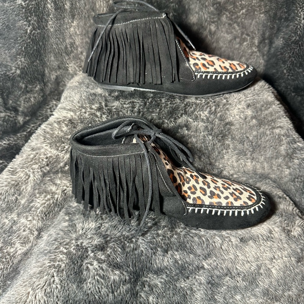 Fringe Leopard Women's Moccasins